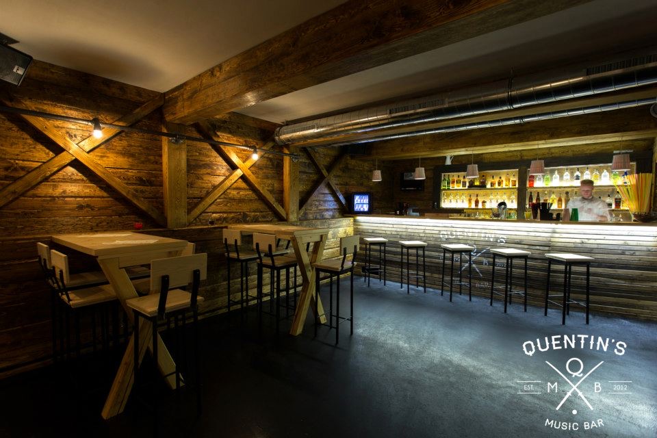 Quentin's — music bar
